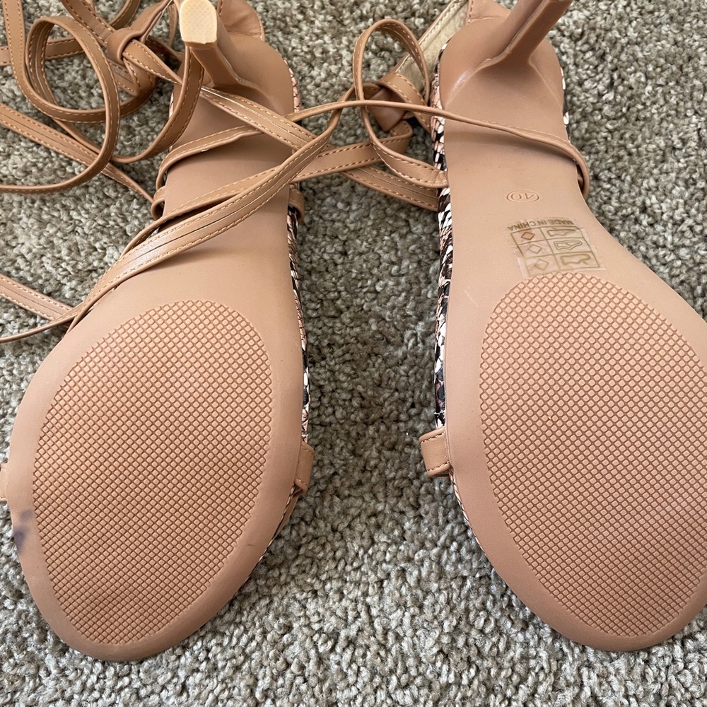 Heels - Picture 3 of 4